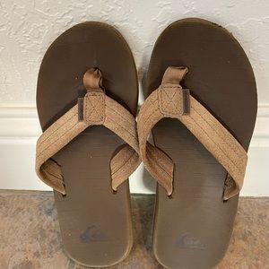 Quiksilver boys size 2 flip flops